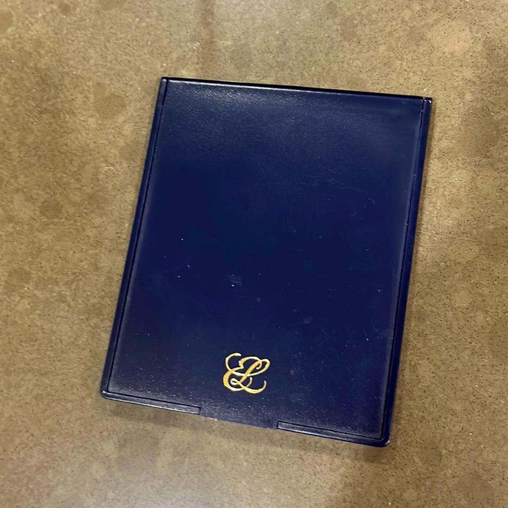 3️⃣3/25 ESTEE LAUDER Travel mirror